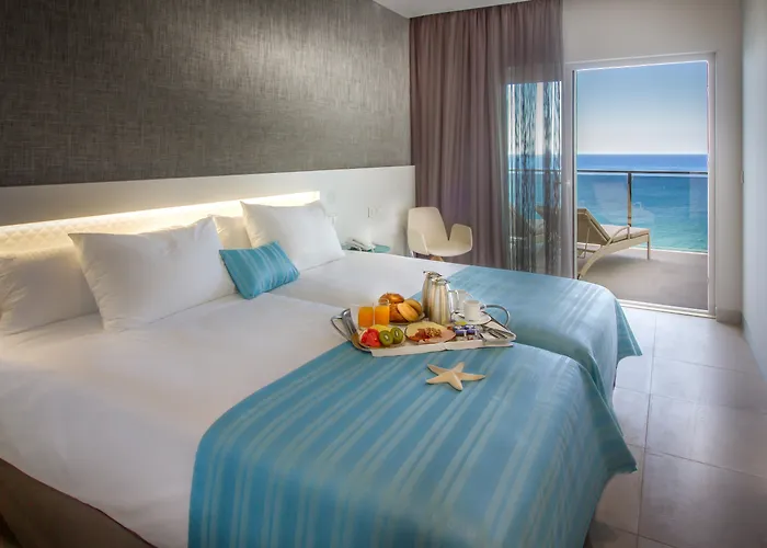 Suitopía - Sol y Mar Suites Hotel
